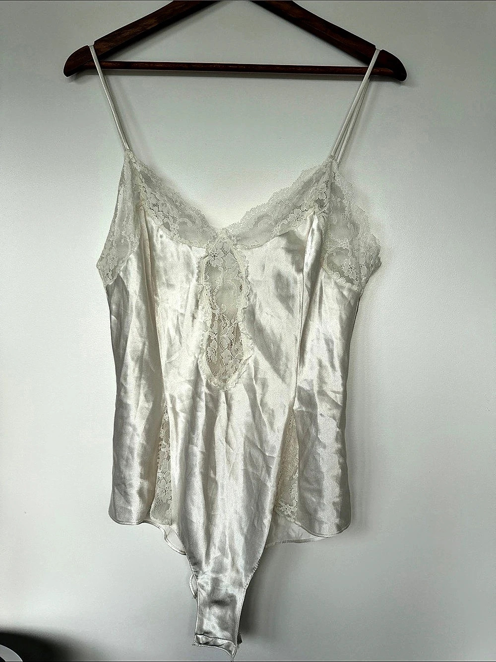 Victoria's Secret Lace Satin Bodysuit in White Size Large